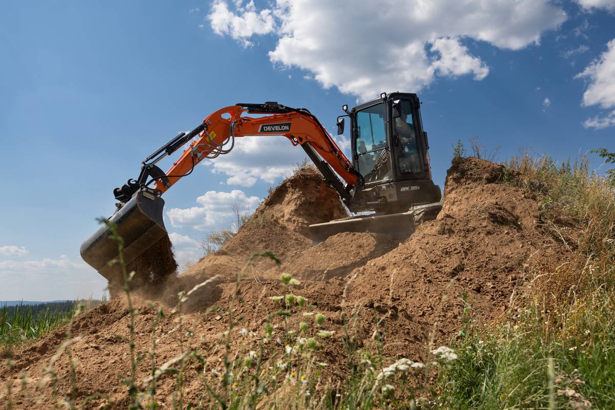 Develon Refines DX35Z-7 Mini Excavator for Confined-Site Work