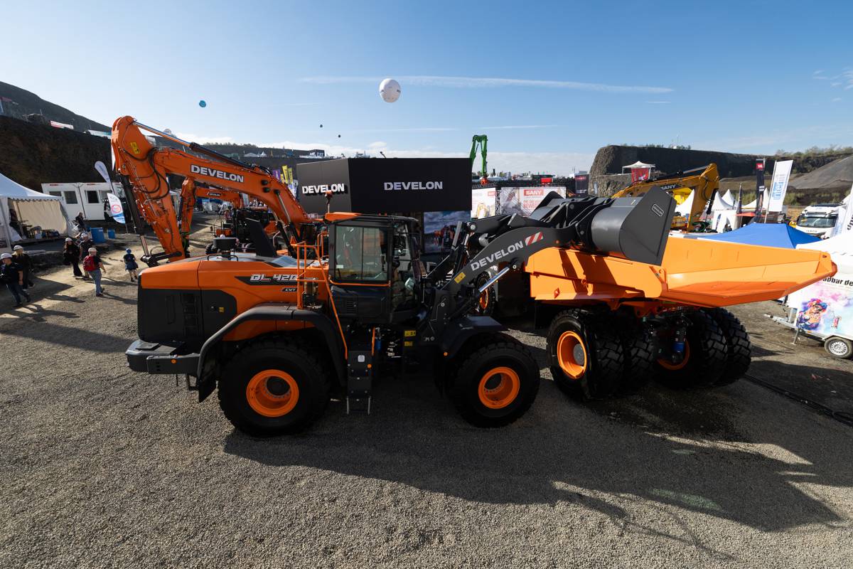 Develon Puts Machine Intervention and Electric Excavation to Work at steinexpo