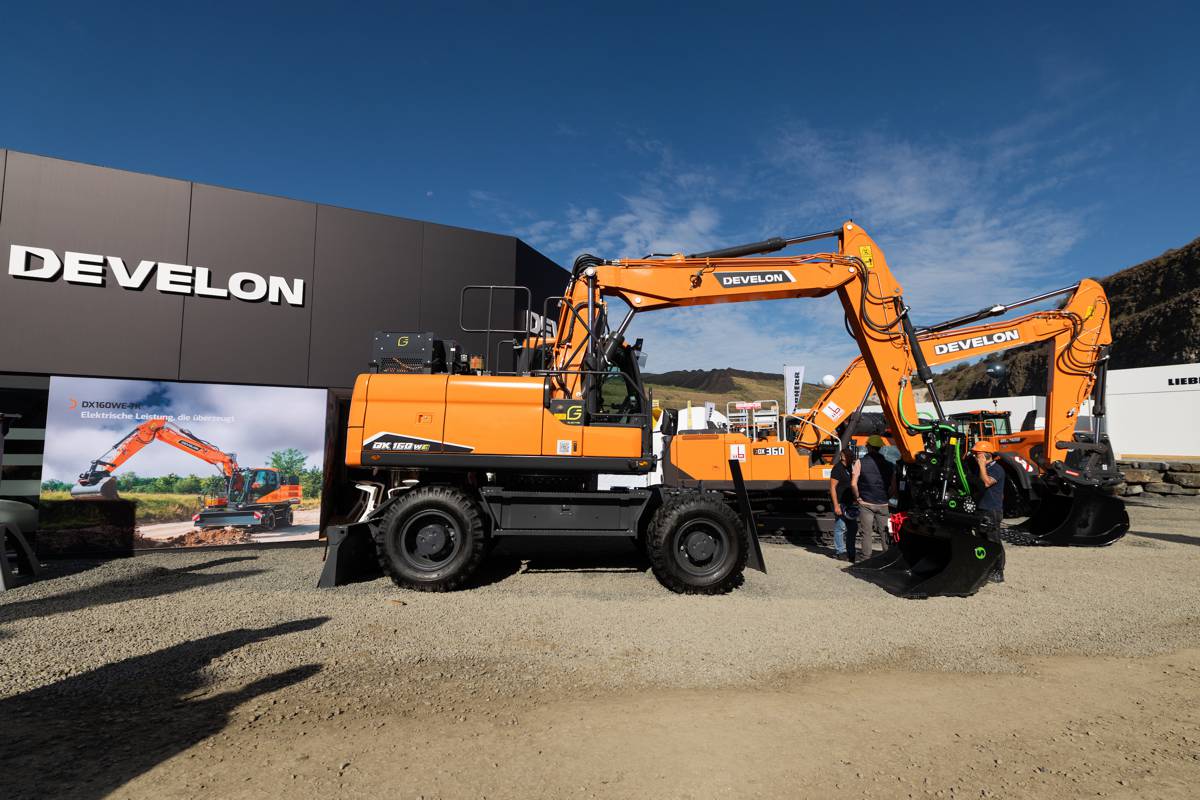 Develon Puts Machine Intervention and Electric Excavation to Work at steinexpo