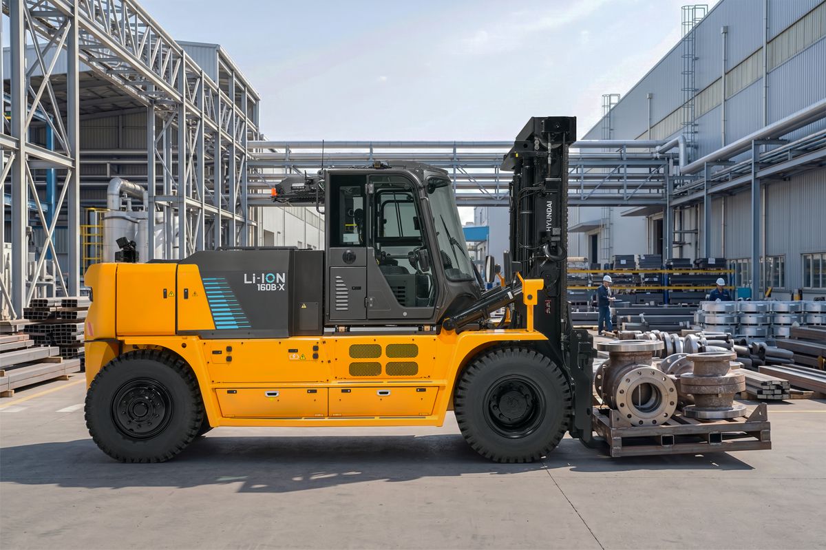 High Voltage Takes Hyundai Electric Forklifts to 18 Tonnes