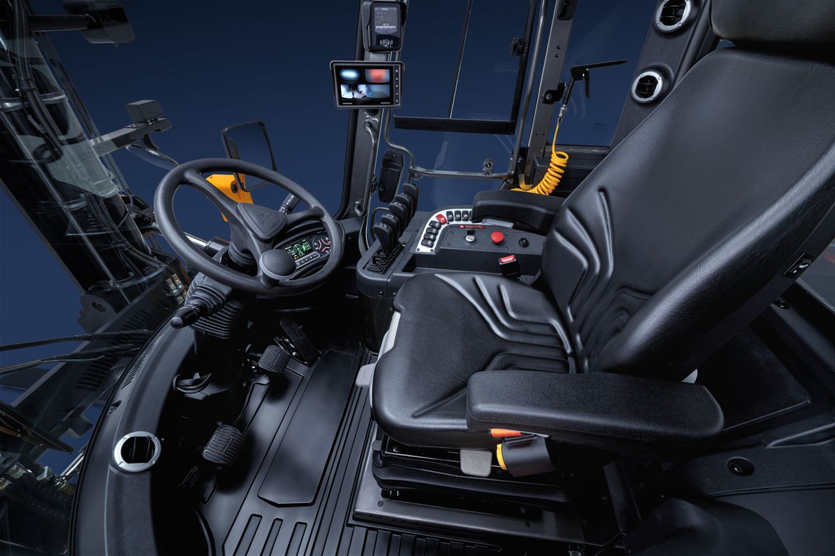 High Voltage Takes Hyundai Electric Forklifts to 18 Tonnes